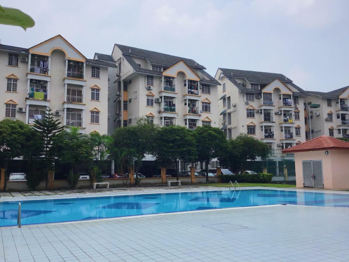 Homestay Farah Tiara Duta Kondominium 암팡 외부 사진
